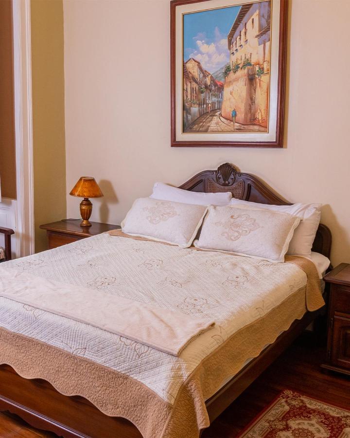 Casa Colonial Quito Hotel Bagian luar foto