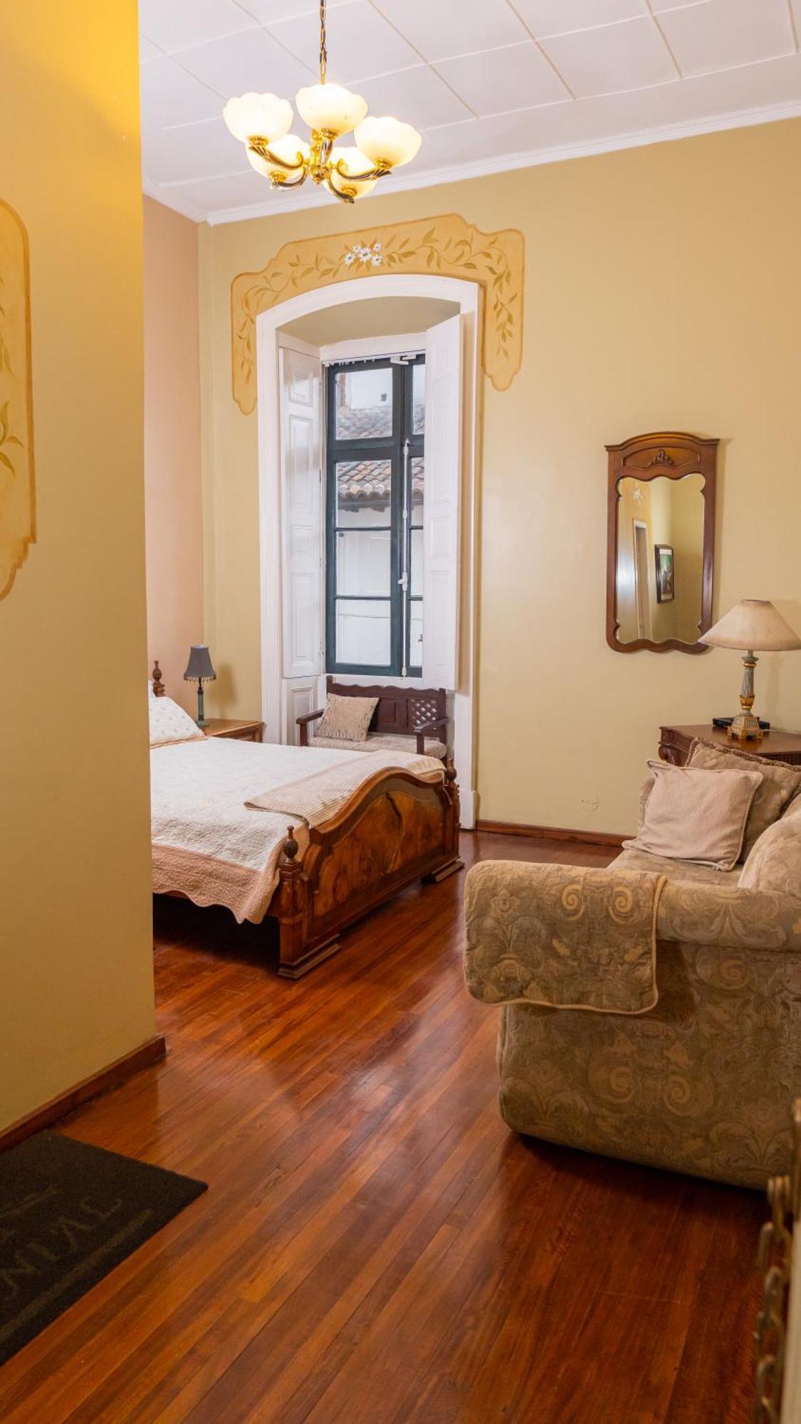 Casa Colonial Quito Hotel Bagian luar foto