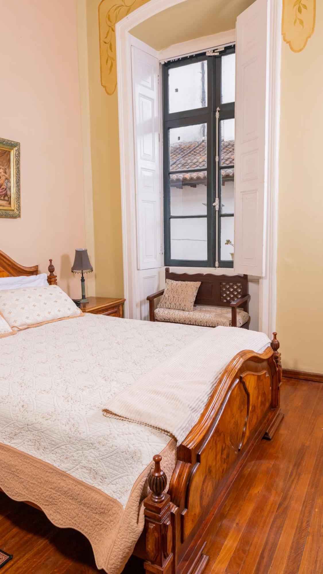 Casa Colonial Quito Hotel Bagian luar foto