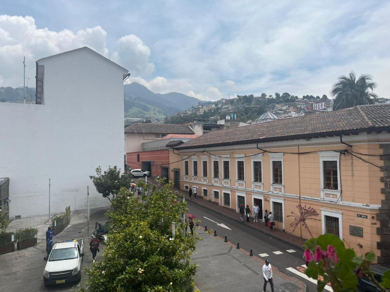 Casa Colonial Quito Hotel Bagian luar foto